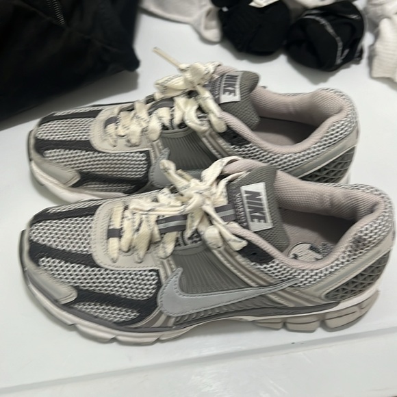 Nike Vomero - Picture 6 of 8